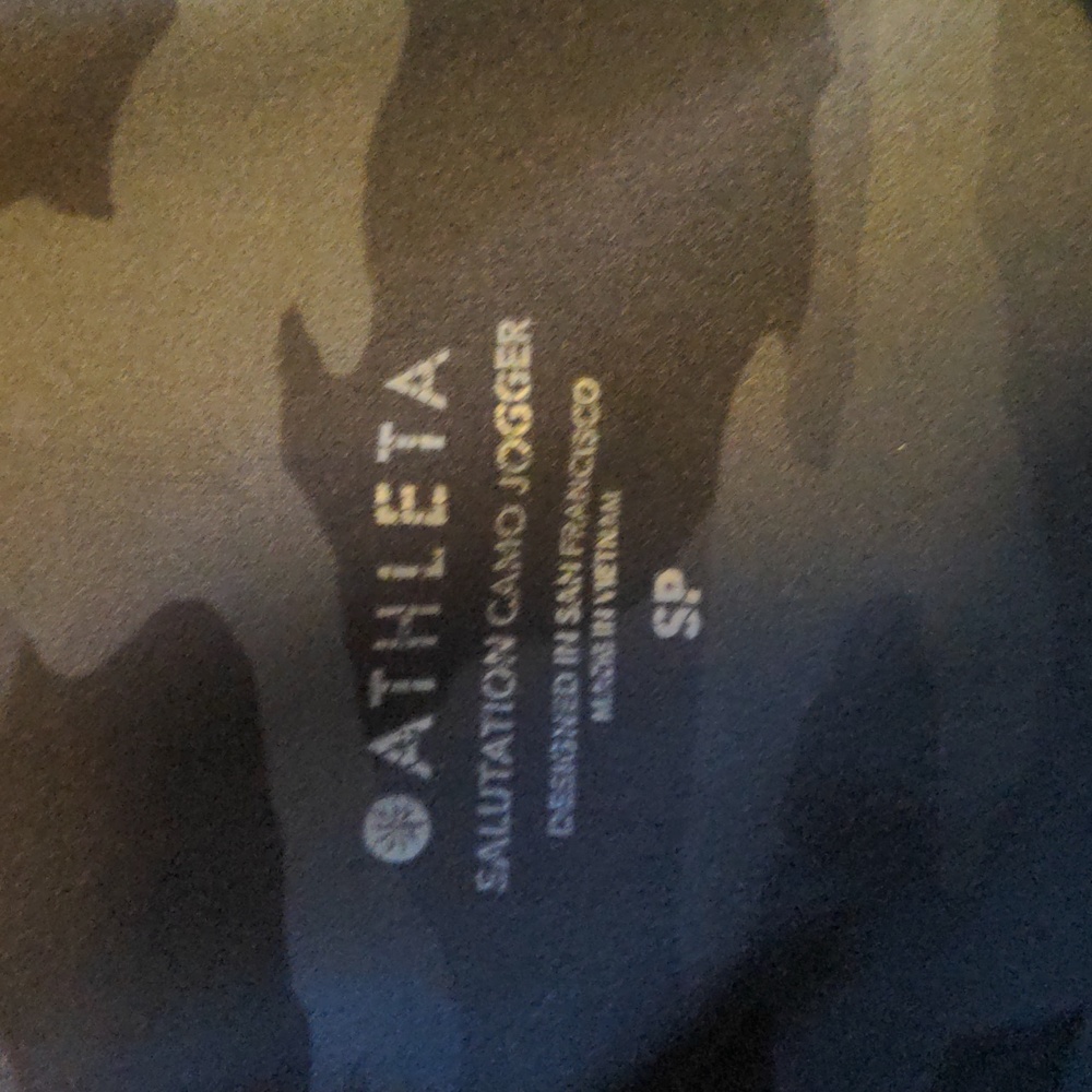 Athleta Salutation Black and Grey Camo Jogger Cropped Yoga pant - Picture 3 of 6